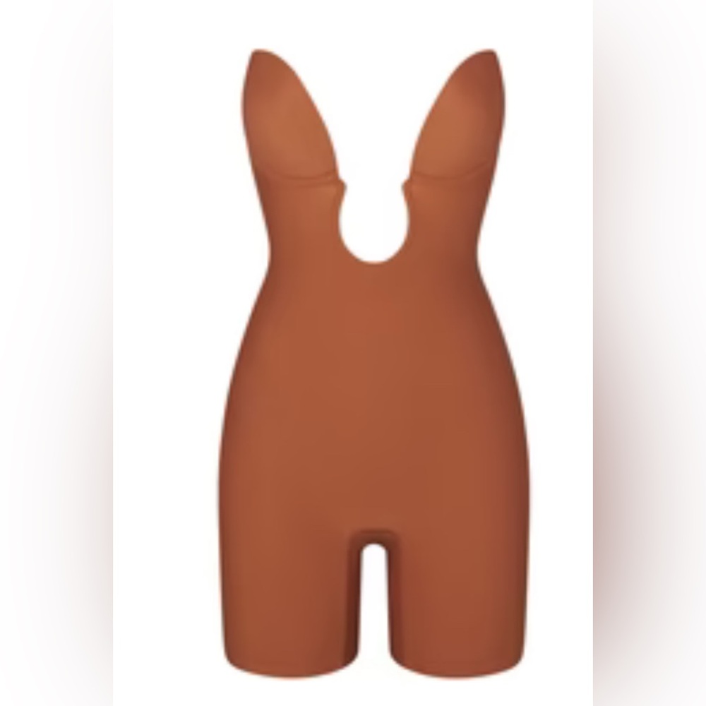 NWT SKIMS Deep Plunge Underwire Mid Thigh Bodysuit in BRONZE W/ Removable Straps